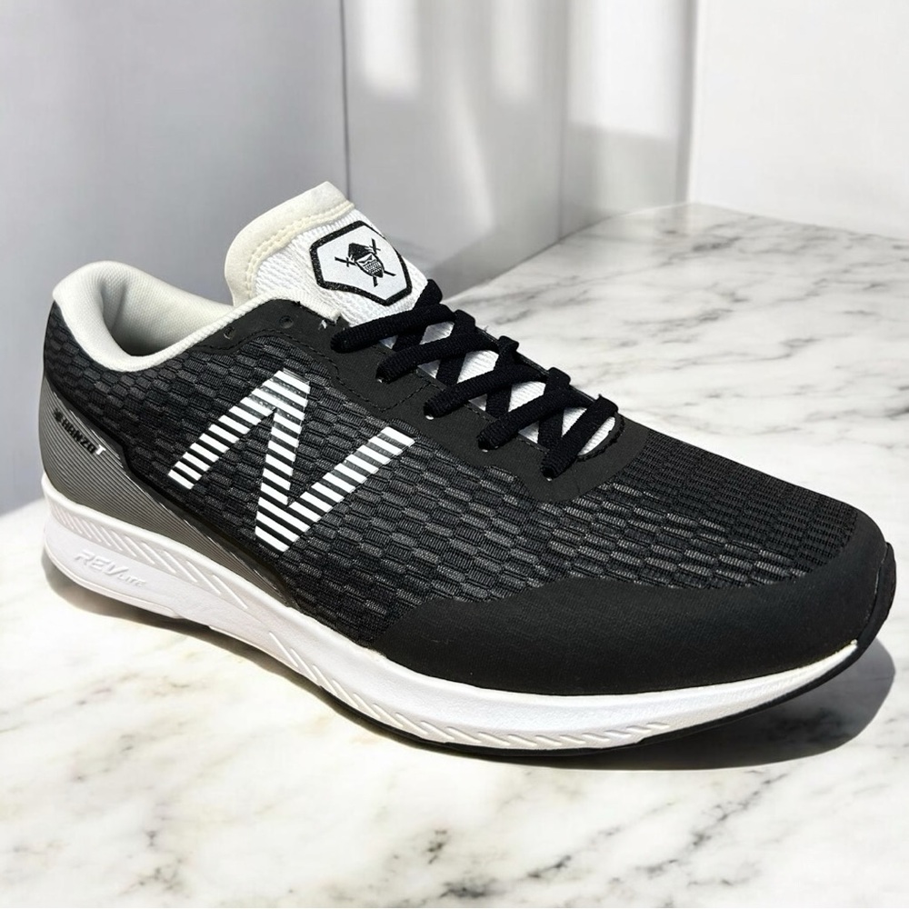 🆕 New Balance Hanzo T Mens Black and White Sneakers
